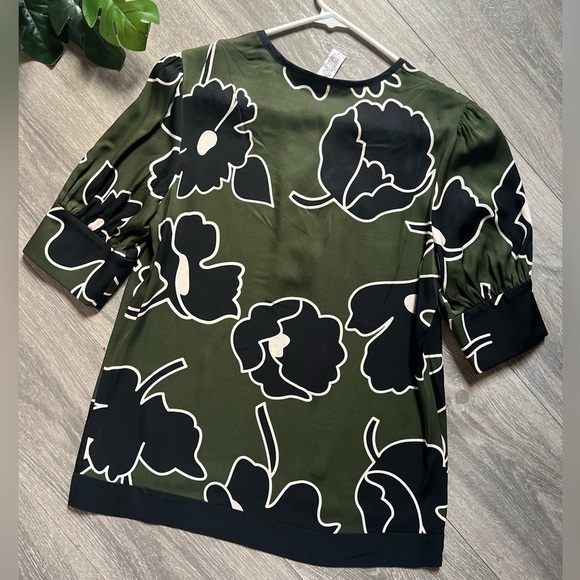 Diane Von Furstenberg Olive Green & Black Floral Print Silk Blouse size 6 - Picture 9 of 12